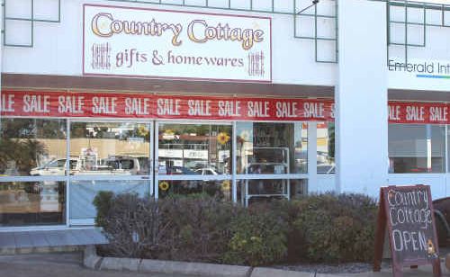 Country Cottage gifts & homewares was held up on Monday afternoon by an armed 18-year-old man desperate for cash. Country Cottage gifts & homewares was held up on Monday afternoon by an armed 18-year-old man desperate for cash.